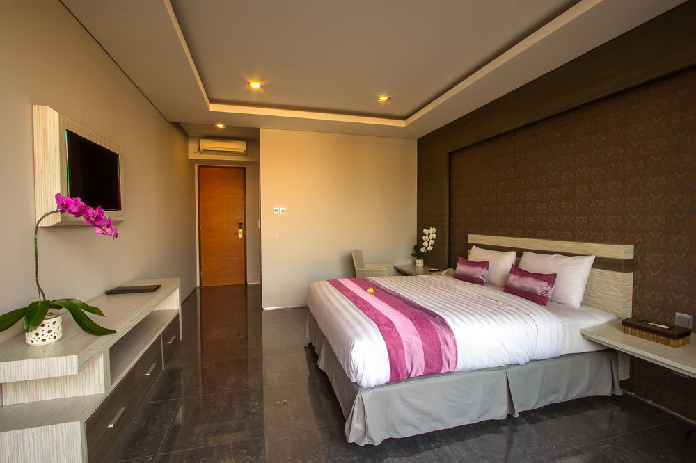 Transera Kamini Legian Hotel Екстериор снимка
