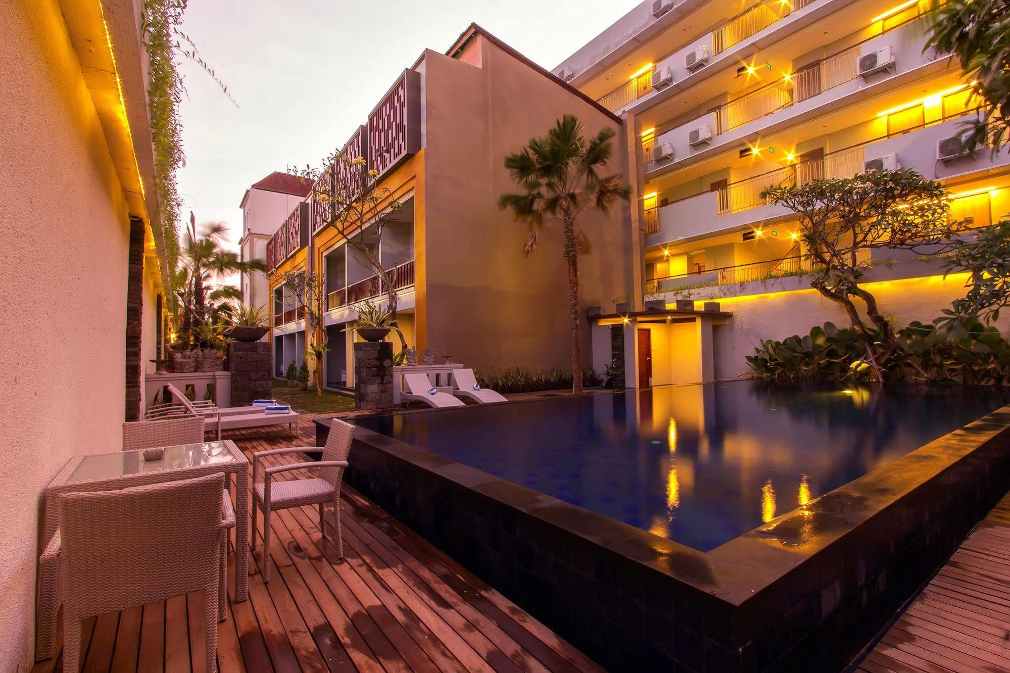 Transera Kamini Legian Hotel Екстериор снимка