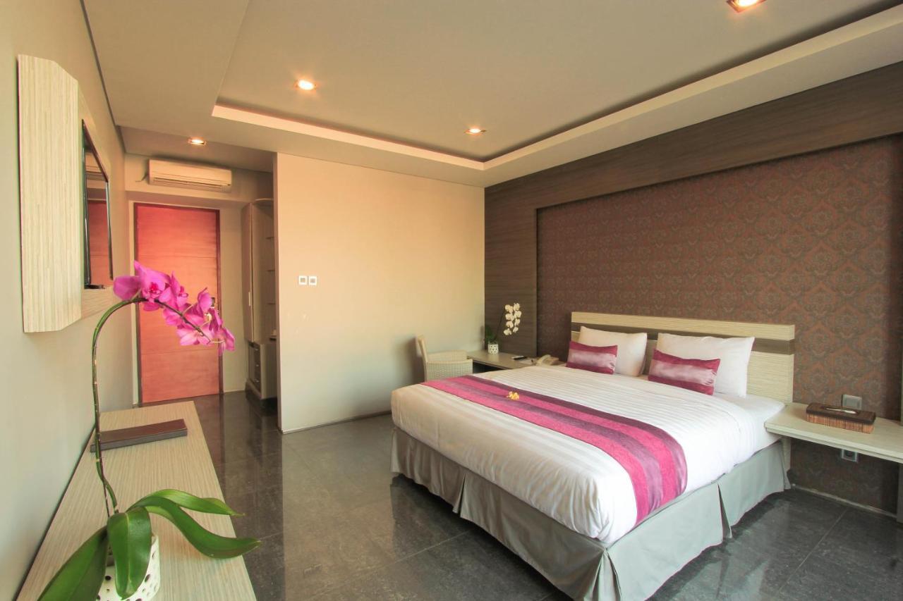 Transera Kamini Legian Hotel Екстериор снимка